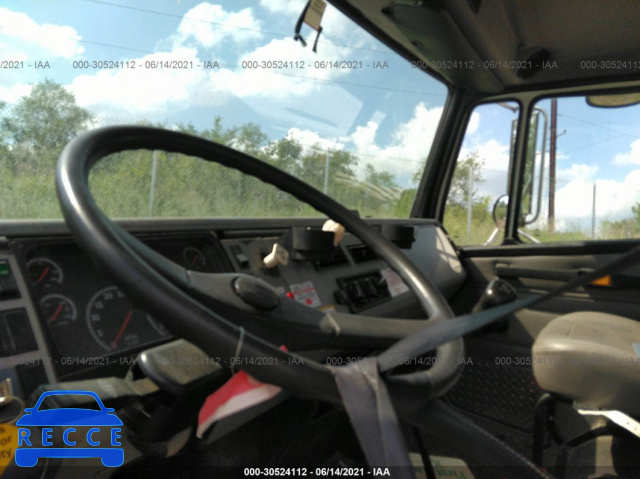 2004 FREIGHTLINER FL70 FL70 1FVABTDC04DM67927 image 4