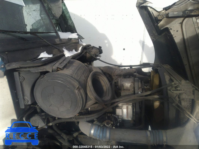 2002 FREIGHTLINER ST120 1FUJBBCG32LK29026 image 9