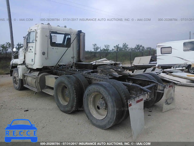 2000 FREIGHTLINER CONVENTIONAL FLD120 1FUYDSEB2YLH14389 Bild 2