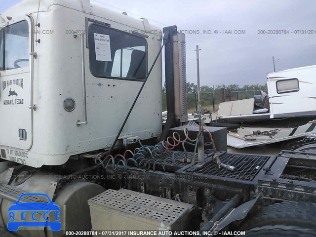 2000 FREIGHTLINER CONVENTIONAL FLD120 1FUYDSEB2YLH14389 Bild 6