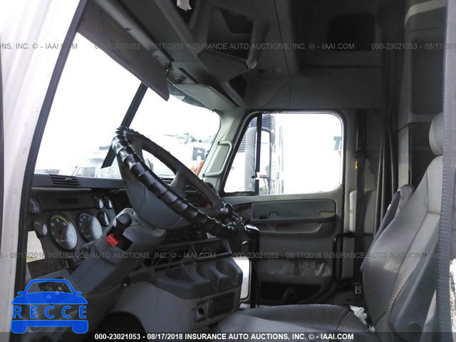 2004 FREIGHTLINER ST120 ST120 1FUJBBCG34LN20175 image 4