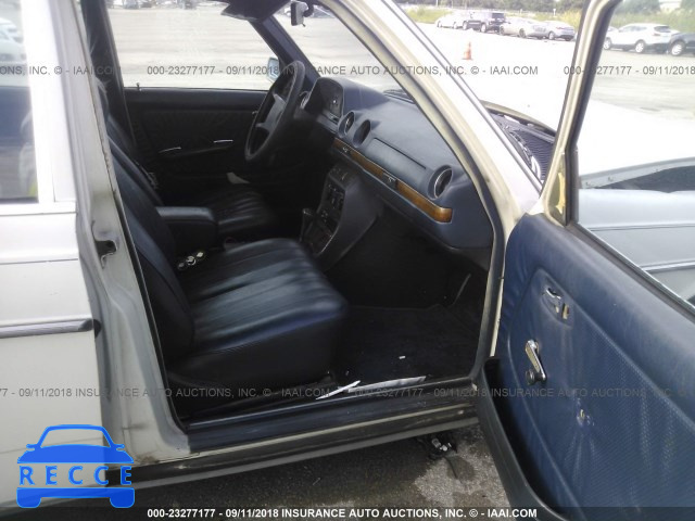 1982 MERCEDES-BENZ 240 D WDBAB23A9CB343430 image 4