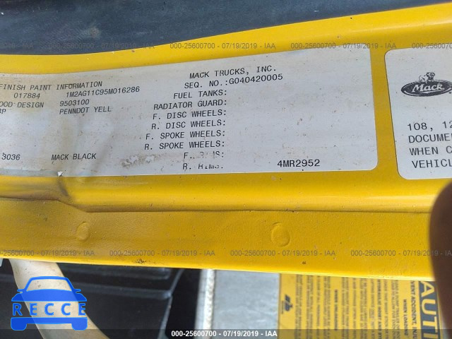 2005 MACK 700 CV700 1M2AG11C95M016286 image 8