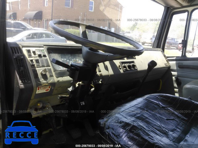 2000 FREIGHTLINER FL80 1FV6J6BA7YHF92176 image 4