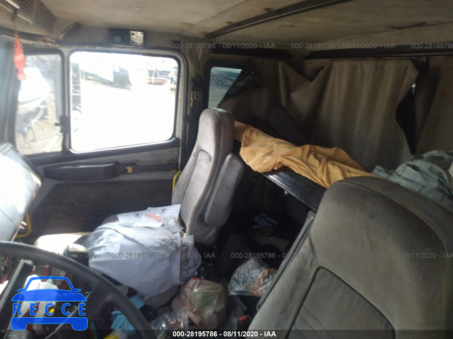 2001 FREIGHTLINER MEDIUM CONVENTIONAL FL112 1FVHBGAS11HH35666 image 4