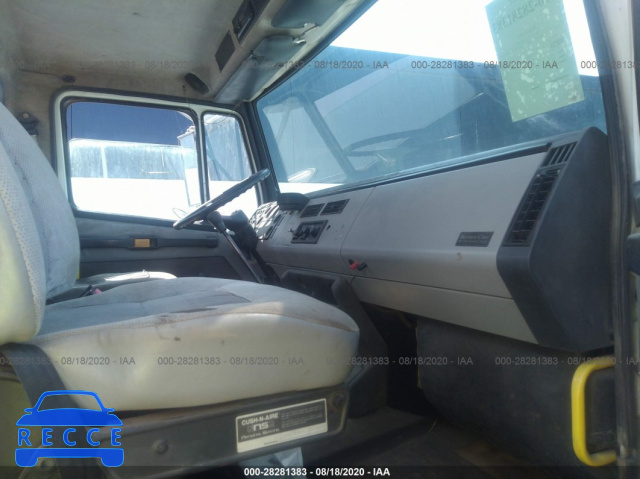 1997 FREIGHTLINER MEDIUM CONVENTIONAL FL70 1FV6HJAA5VH737305 image 4