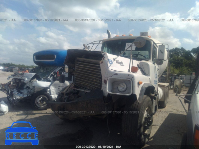 2003 MACK 600 DM600 1M2B209C83M029237 image 1