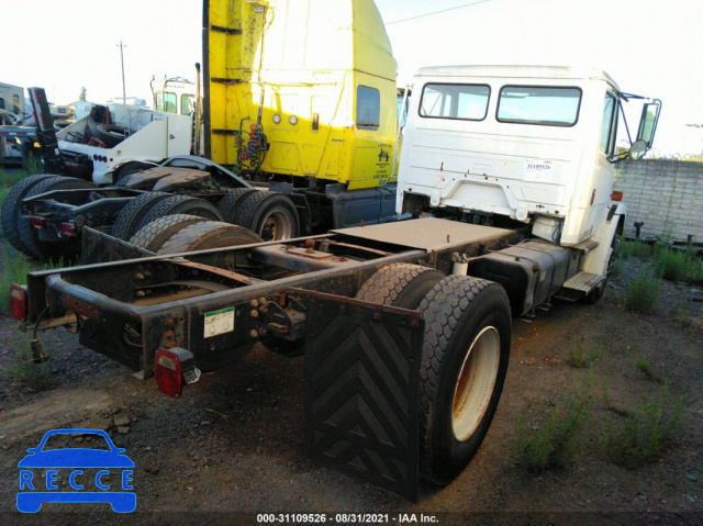 2000 FREIGHTLINER MEDIUM CONVENTIONAL FL70 1FV3HJAC4YHH45830 image 3