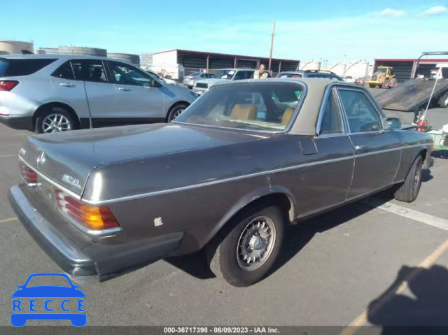 1977 MERCEDES BENZ 300 12313012043644 Bild 3